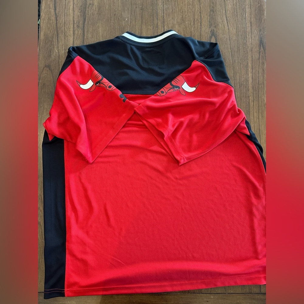 STARTER Red and Black Chicago Jersey - Picture 2 of 3